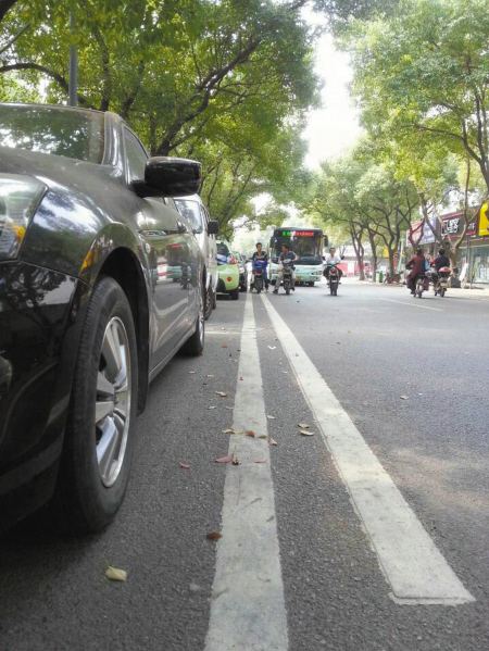 非機(jī)動(dòng)車道寬度只有25厘米